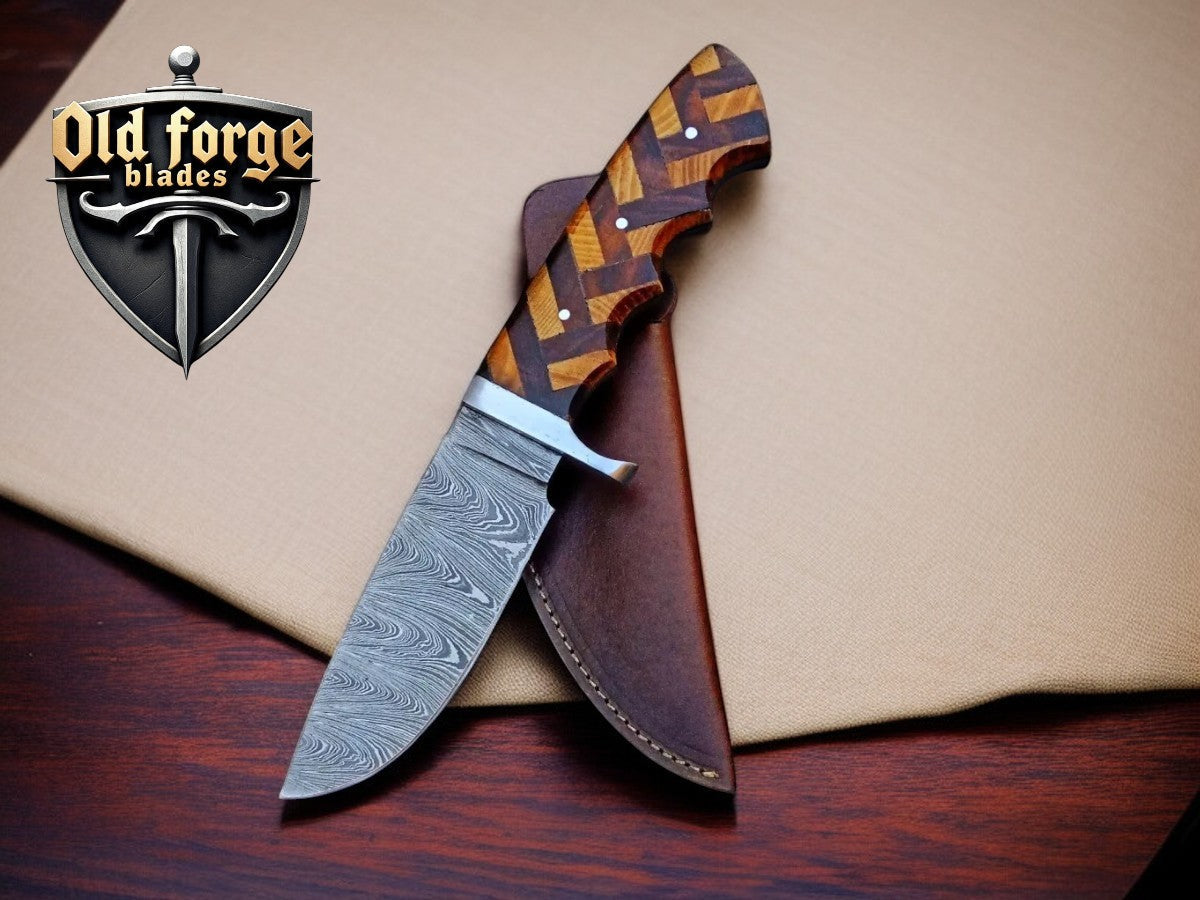 Custom Handmade Damascus Steel Hunting Knives Set with Sheath