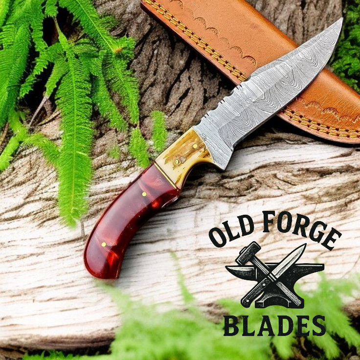 Handcrafted Demascus Knives with Damascus Steel Blade